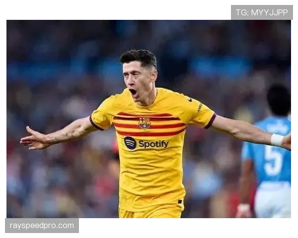 莱万多夫斯基戴面具复出：波兰射手火线回归冲击欧冠关键战